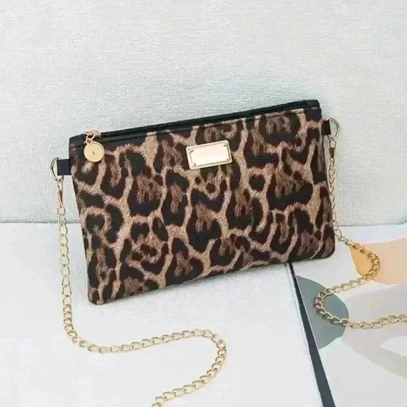 Bohemian Shoulder Bag with Leopard Print and Chain Strap - Picture 1 of 5